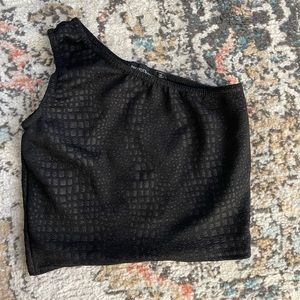 PRETTYLITTLETHING ONE SLEEVE TOP